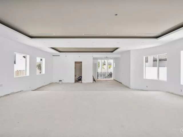 Продажа дома по адресу 419 E Coconut Palm Road - фото 9311189