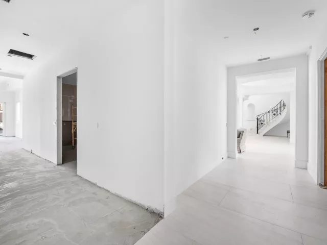 Продажа дома по адресу 419 E Coconut Palm Road - фото 9311197