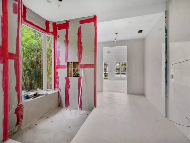Продажа дома по адресу 419 E Coconut Palm Road - фото 9311199