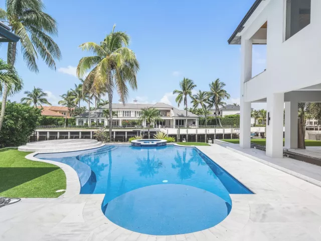 Продажа дома по адресу 419 E Coconut Palm Road - фото 9311207