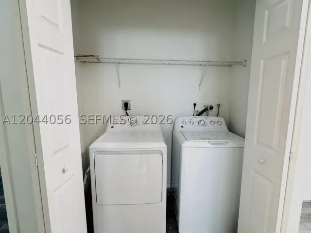 Продажа дома по адресу 363 NE 35th Ter - фото 8868245