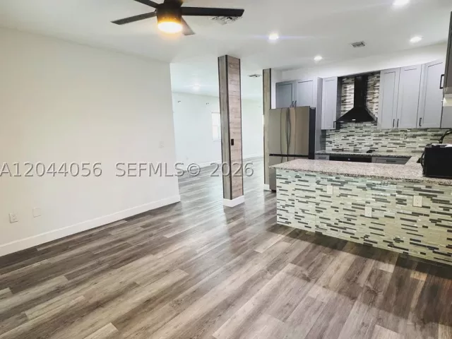 Продажа дома по адресу 363 NE 35th Ter - фото 8868238