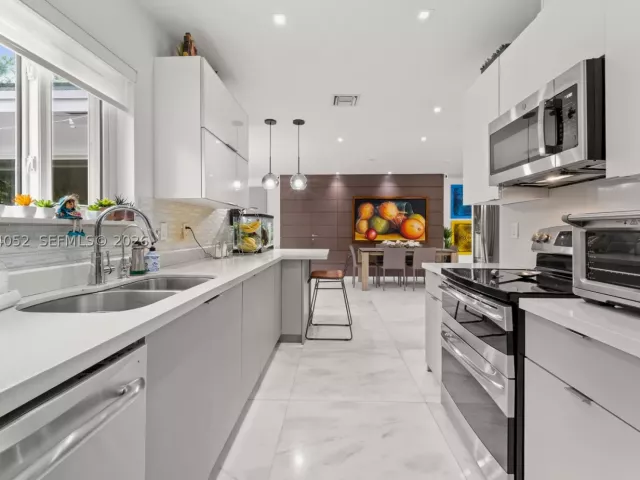 Продажа дома по адресу 721 Bird Rd - фото 8891457