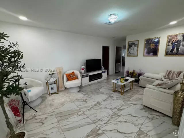 Продажа дома по адресу 5851-5853 Fillmore St - фото 8868320