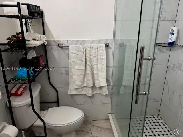 Продажа дома по адресу 5851-5853 Fillmore St - фото 8868324