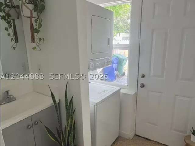 Продажа дома по адресу 81 NW 44th St - фото 8921748