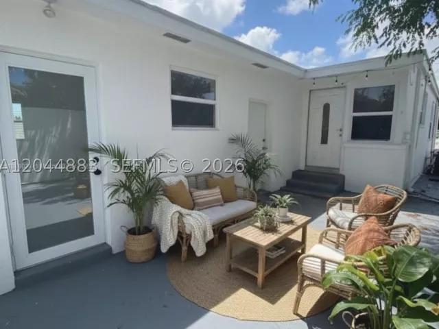 Продажа дома по адресу 81 NW 44th St - фото 8921749