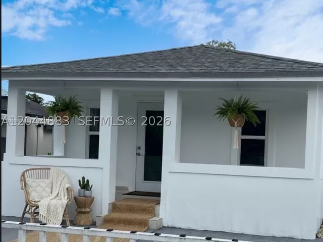 Продажа дома по адресу 81 NW 44th St - фото 8921740