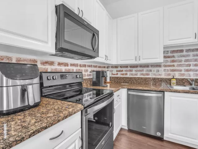 Продажа дома по адресу 516 SW 147th Terrace 4-43 - фото 8872529