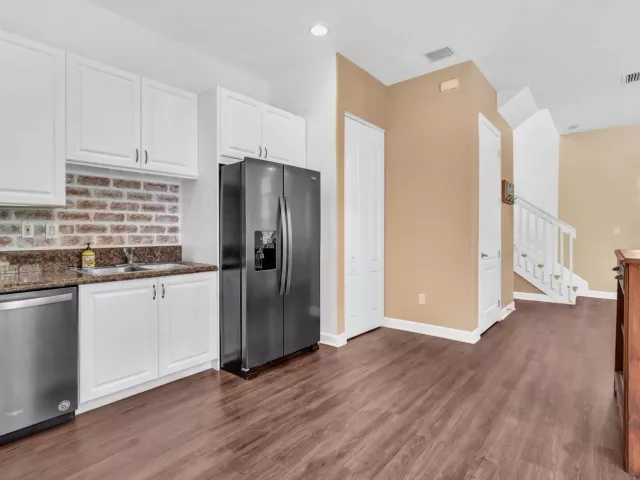 Продажа дома по адресу 516 SW 147th Terrace 4-43 - фото 8872530