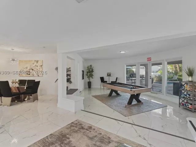 Продажа дома по адресу 1809 Coral Gardens Dr - фото 8868706