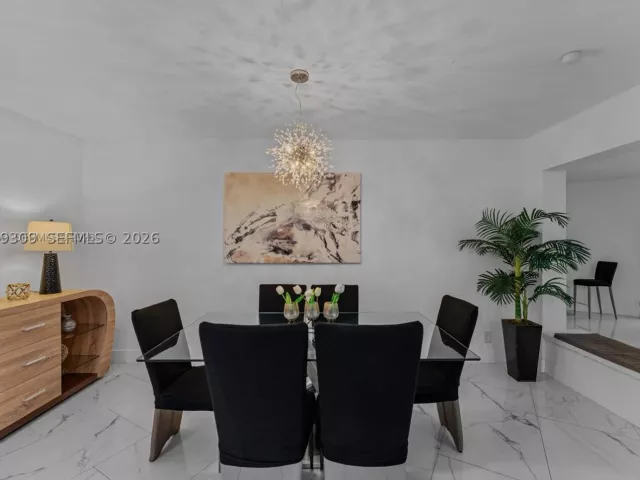 Продажа дома по адресу 1809 Coral Gardens Dr - фото 8868707