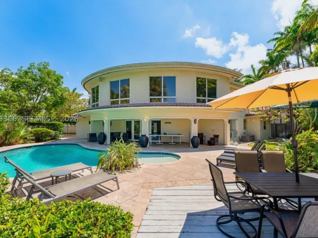 Продажа дома по адресу 1809 Coral Gardens Dr - фото 8868690