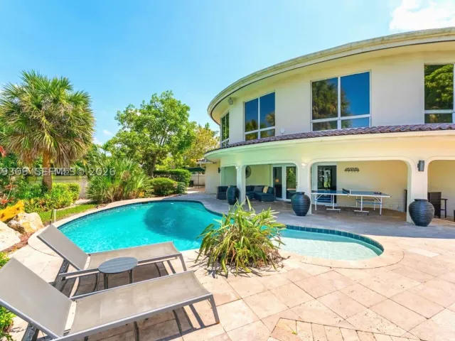 Продажа дома по адресу 1809 Coral Gardens Dr - фото 8868691