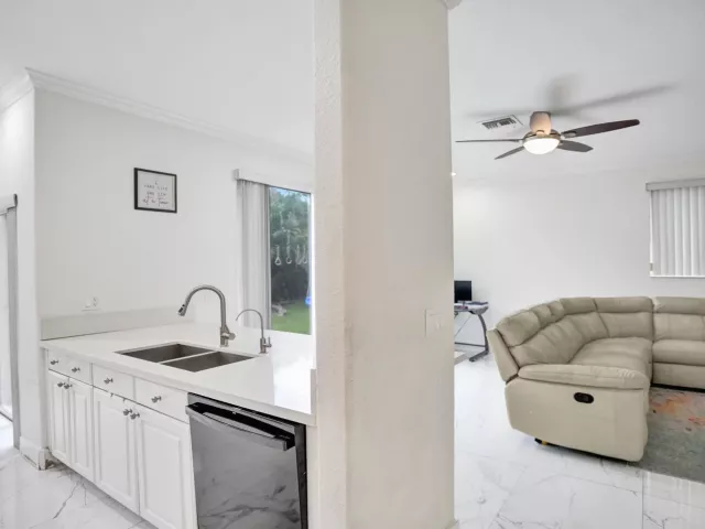 Продажа дома по адресу 4180 Lansing Avenue - фото 8900157