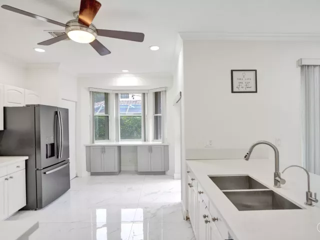 Продажа дома по адресу 4180 Lansing Avenue - фото 8900158