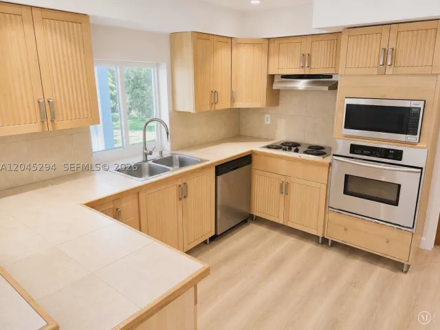 Продажа дома по адресу 10521 SW 125th St - фото 9265559