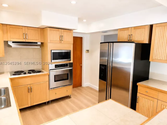 Продажа дома по адресу 10521 SW 125th St - фото 9265560