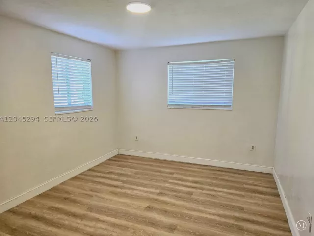 Продажа дома по адресу 10521 SW 125th St - фото 9265571