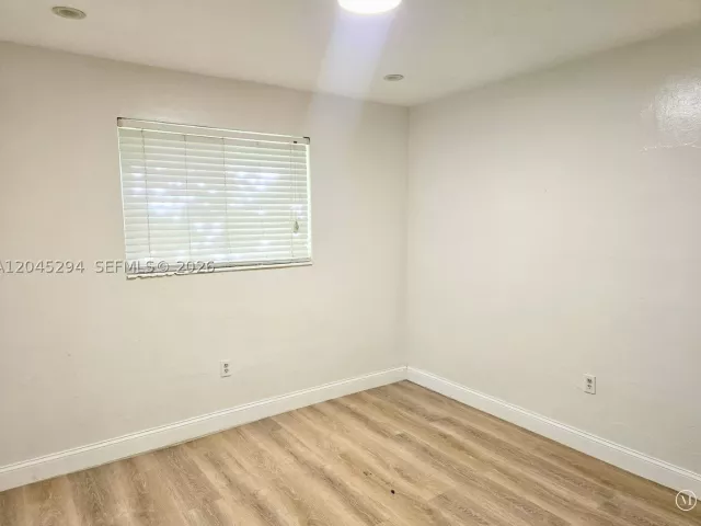 Продажа дома по адресу 10521 SW 125th St - фото 9265576