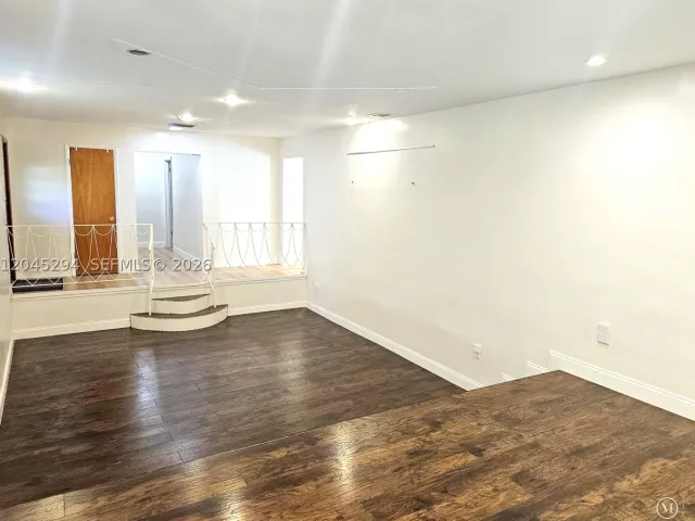 Продажа дома по адресу 10521 SW 125th St - фото 9265554