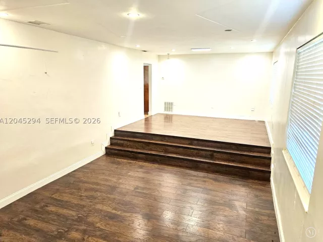 Продажа дома по адресу 10521 SW 125th St - фото 9265555