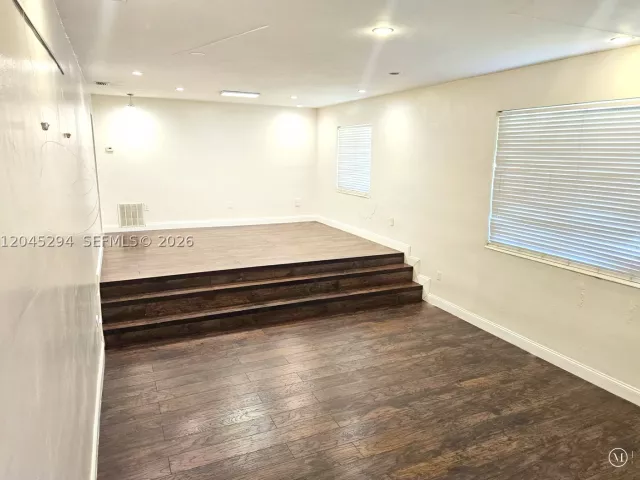 Продажа дома по адресу 10521 SW 125th St - фото 9265556