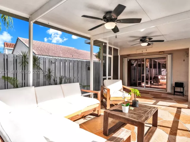 Продажа дома по адресу 18910 NW 10th Ter - фото 8868722