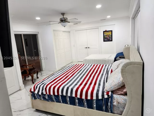Продажа дома по адресу 8240 SW 38th St - фото 8929709