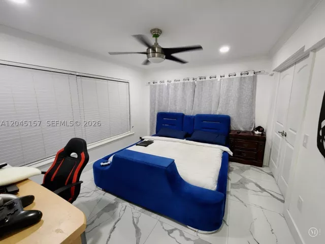 Продажа дома по адресу 8240 SW 38th St - фото 8929714