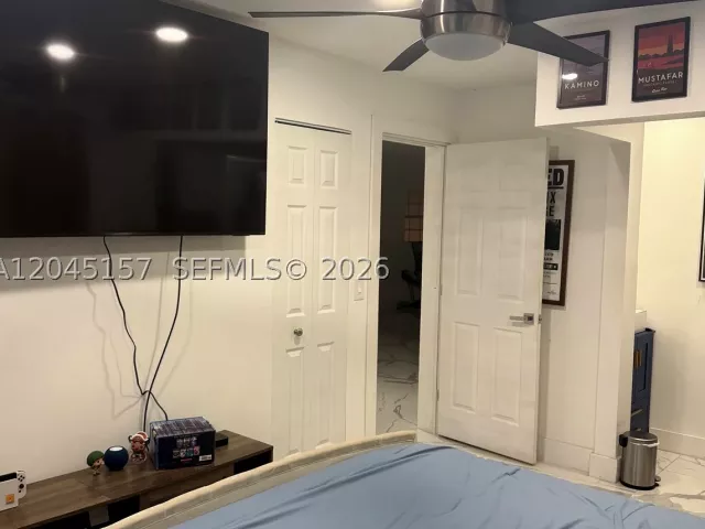 Продажа дома по адресу 8240 SW 38th St - фото 8929715