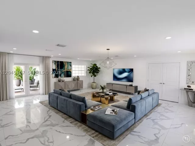 Продажа дома по адресу 8240 SW 38th St - фото 8929703