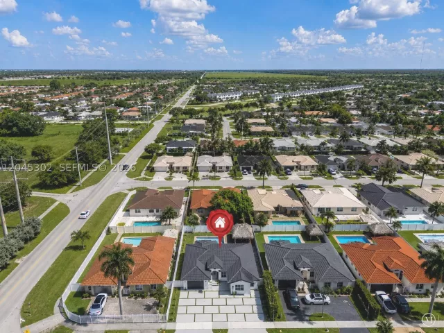 Продажа дома по адресу 14712 SW 176th Ter - фото 8876340