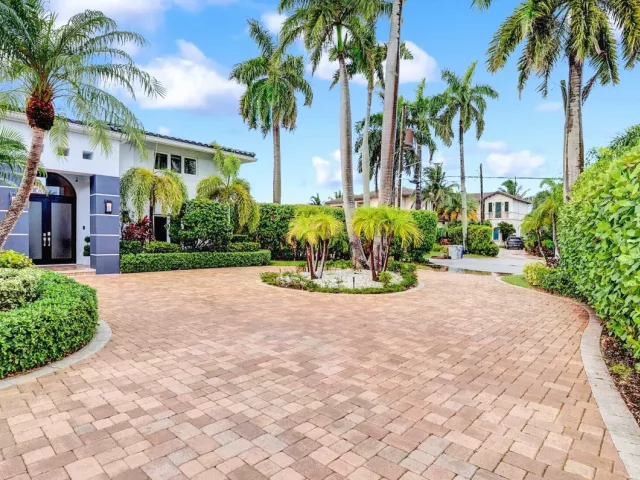 Продажа дома по адресу 2593 SE 9th Street - фото 8893081
