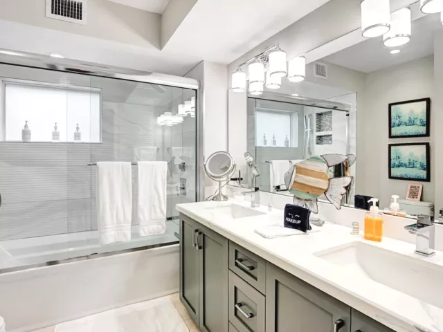 Продажа дома по адресу 2593 SE 9th Street - фото 8893085