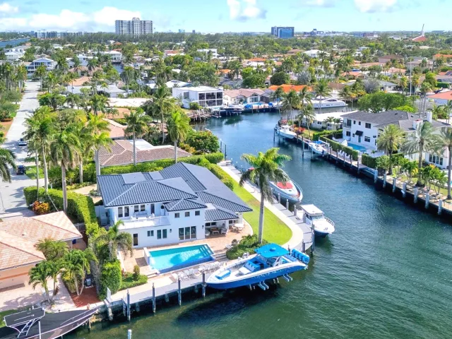 Продажа дома по адресу 2593 SE 9th Street - фото 8893068