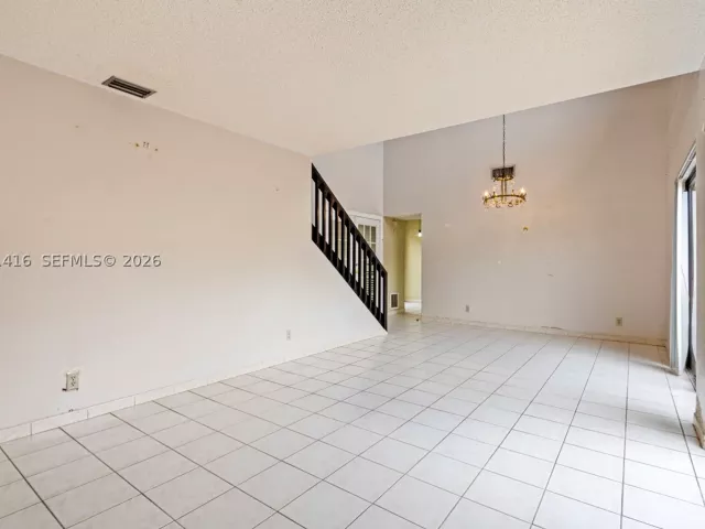Продажа дома по адресу 6233 NW 170th Ter - фото 8869681