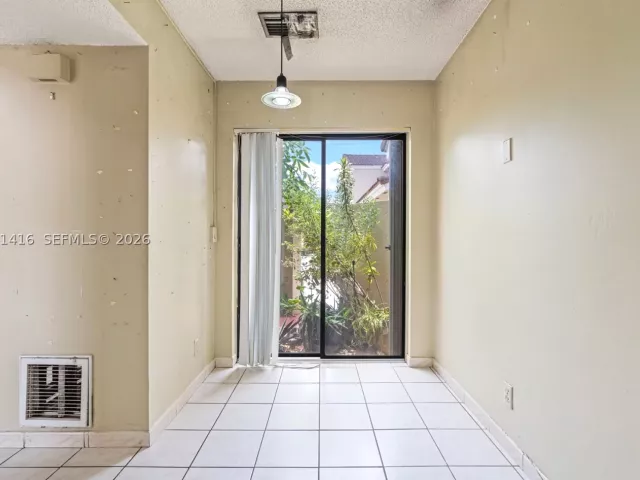Продажа дома по адресу 6233 NW 170th Ter - фото 8869684