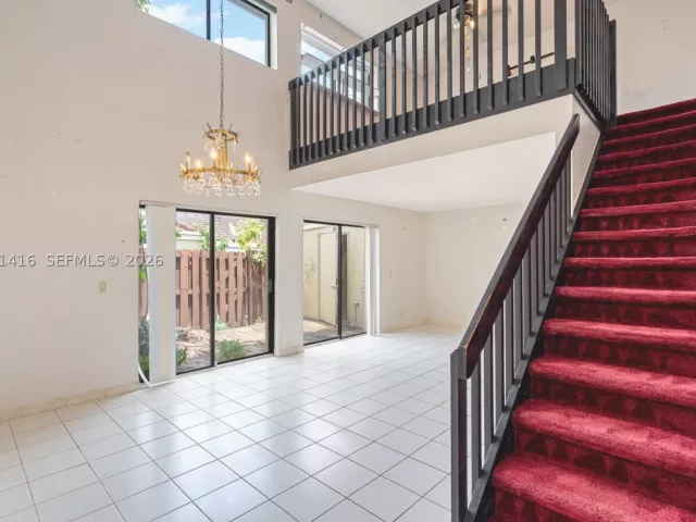 Продажа дома по адресу 6233 NW 170th Ter - фото 8869669