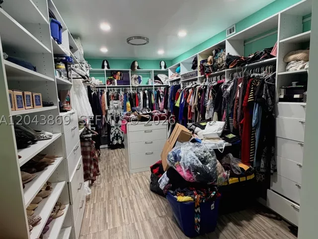 Продажа дома по адресу 13105 NW 12th Ave - фото 9347184