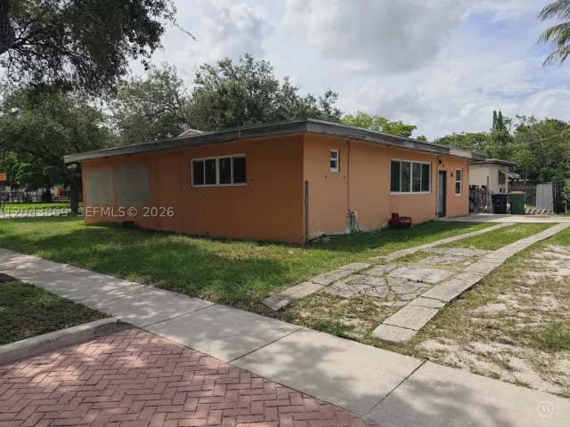 Продажа дома по адресу 13105 NW 12th Ave - фото 9347167