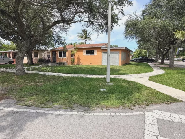 Продажа дома по адресу 13105 NW 12th Ave - фото 9347169