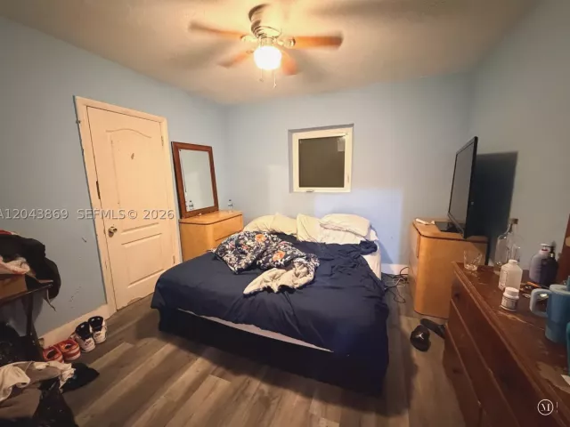 Продажа дома по адресу 13105 NW 12th Ave - фото 9347172