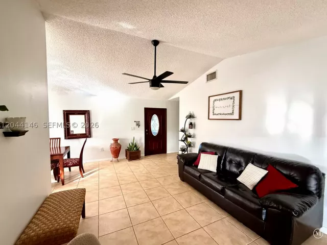 Продажа дома по адресу 15622 SW 142nd Ct - фото 8899475
