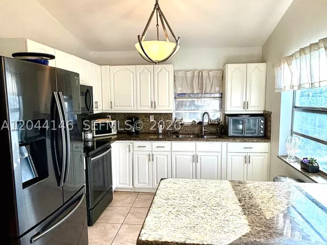 Продажа дома по адресу 15622 SW 142nd Ct - фото 8899480