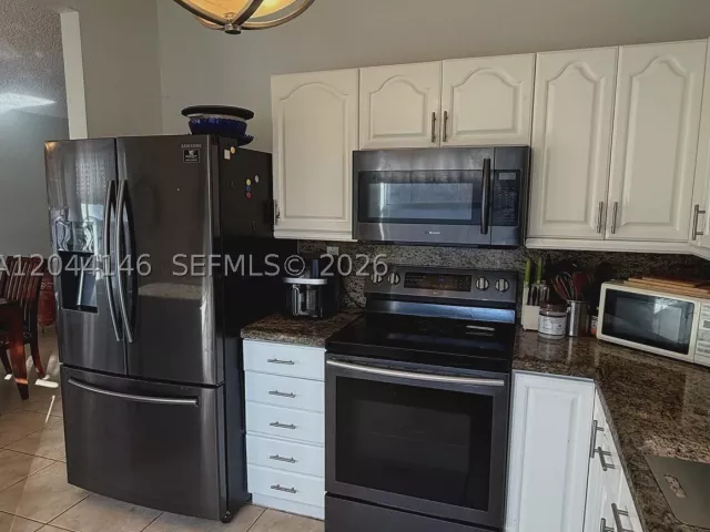 Продажа дома по адресу 15622 SW 142nd Ct - фото 8899481