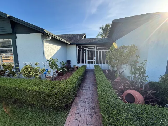 Продажа дома по адресу 15622 SW 142nd Ct - фото 8899467
