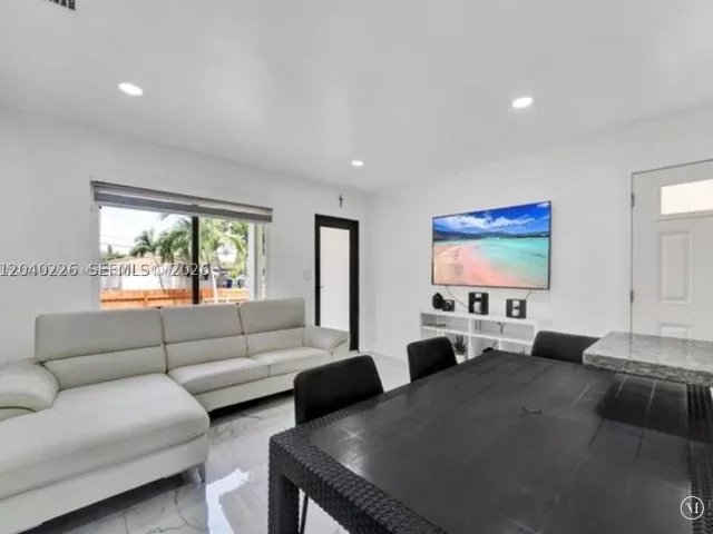 Продажа дома по адресу 2730 NE 16th ave - фото 8899421