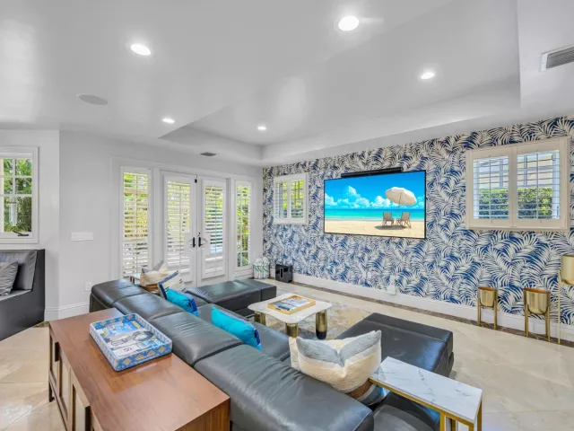 Продажа дома по адресу 1958 Harbourview Drive - фото 8920853