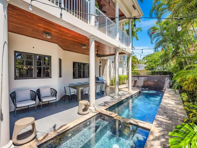 Продажа дома по адресу 1958 Harbourview Drive - фото 8920857